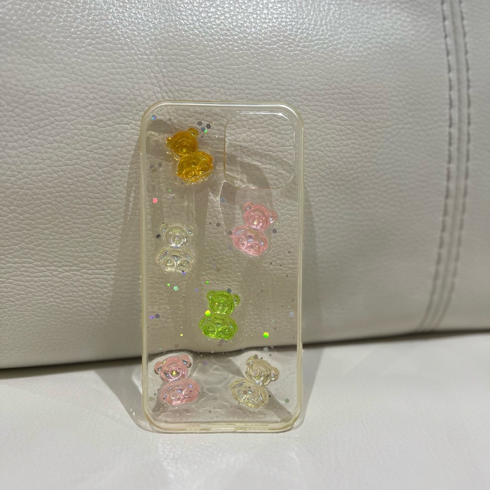 I phone 13 clear glitter gummy bear case